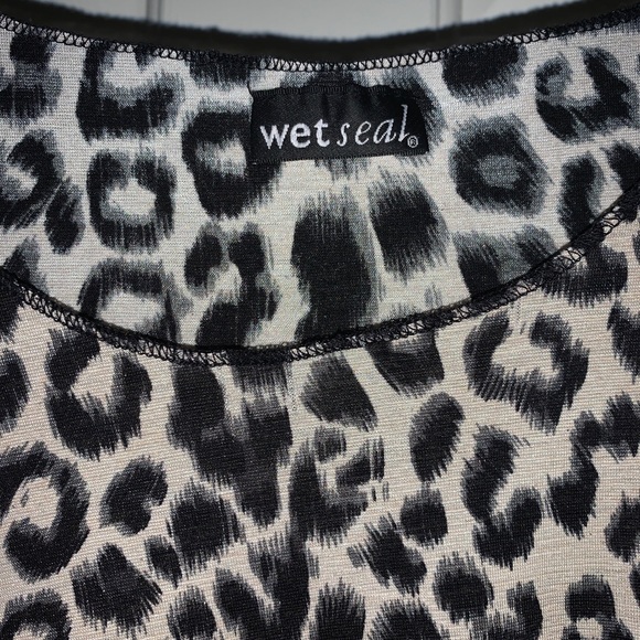 Leopard Print Tunic - Picture 3 of 6